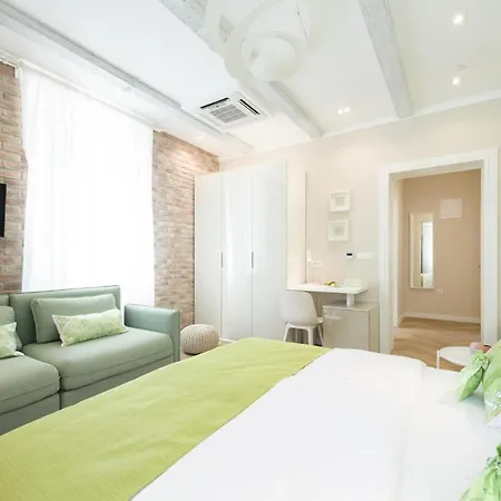 Apartment Carob In City Center *
